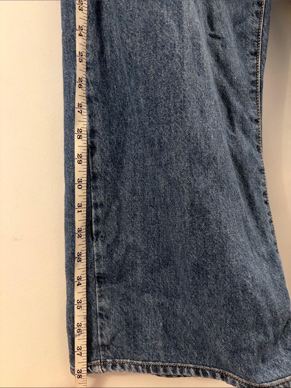 Levi's Women's Straight Leg Jeans in Classic Blue - Picture 5 of 7